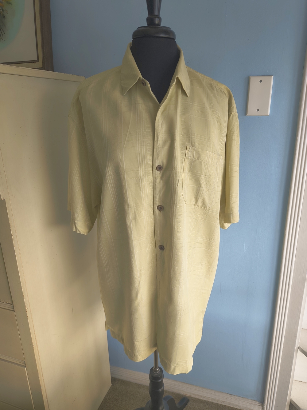 🌺 Vtg. Tommy Bahama 100% Silk Sage Green Short Sleeve Button-Up Shirt Size L